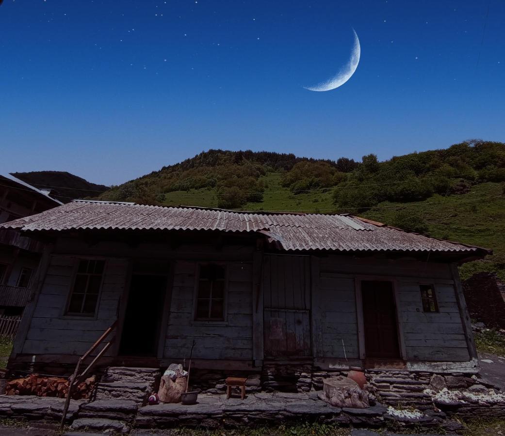 메스티아 Raul Lushnu Darbaz B&B 외부 사진