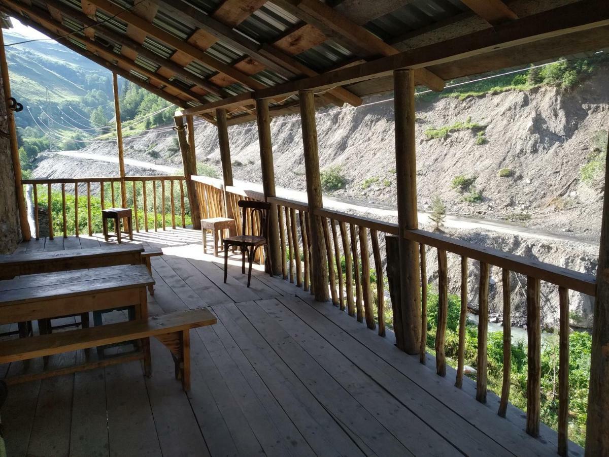 메스티아 Raul Lushnu Darbaz B&B 외부 사진